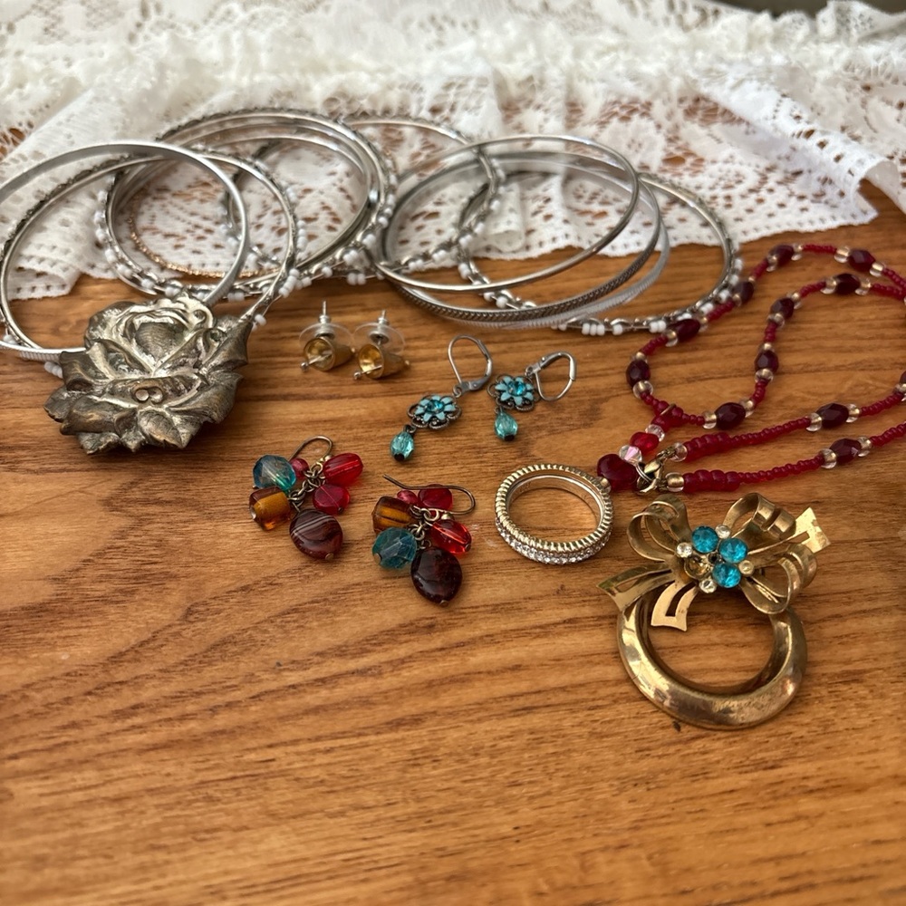 Elegant Gold and Silver Jewelry Set